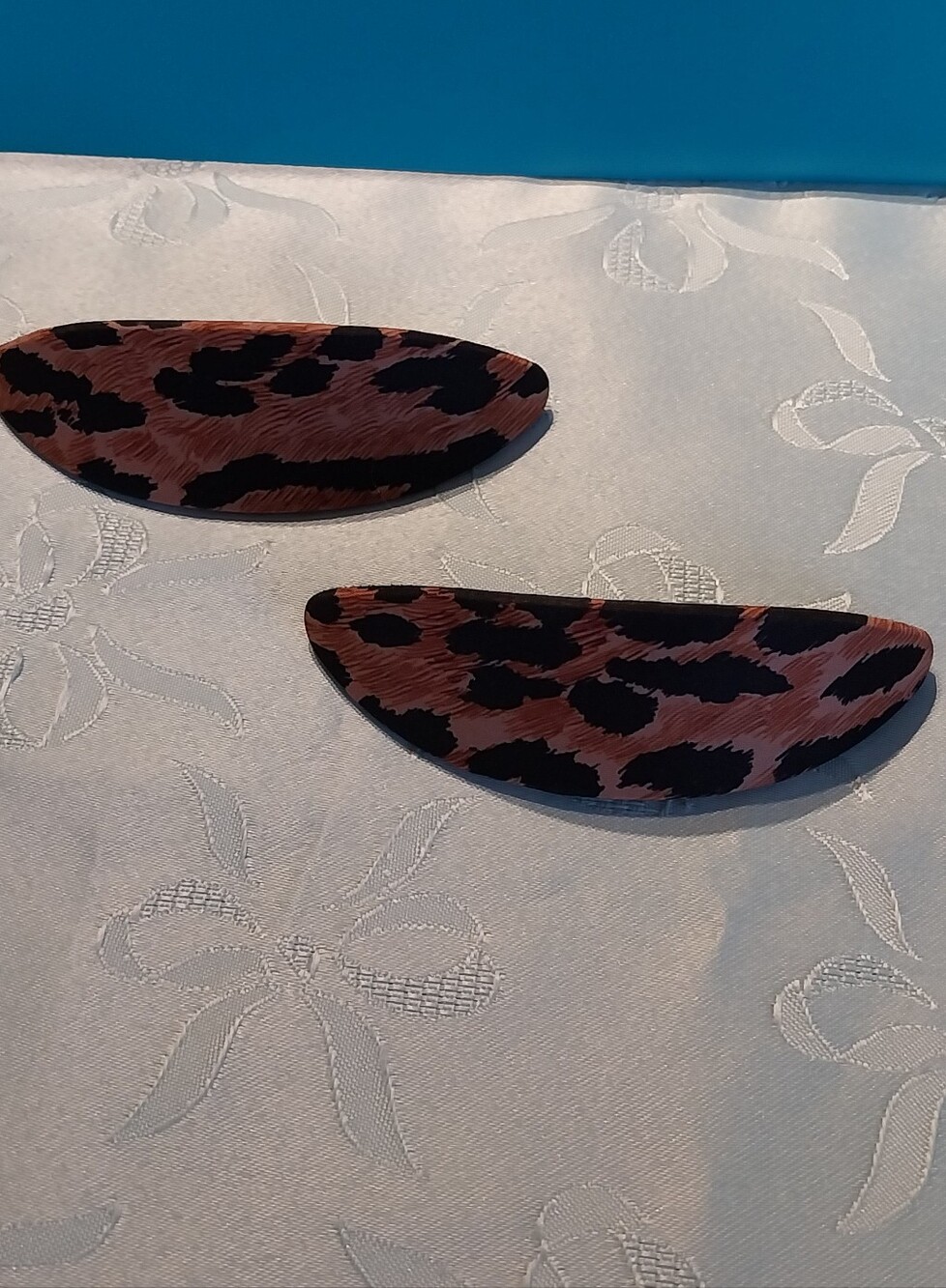 2 Leopard Print Oval Hair Clips - Brown and Black - Picture 1 of 4